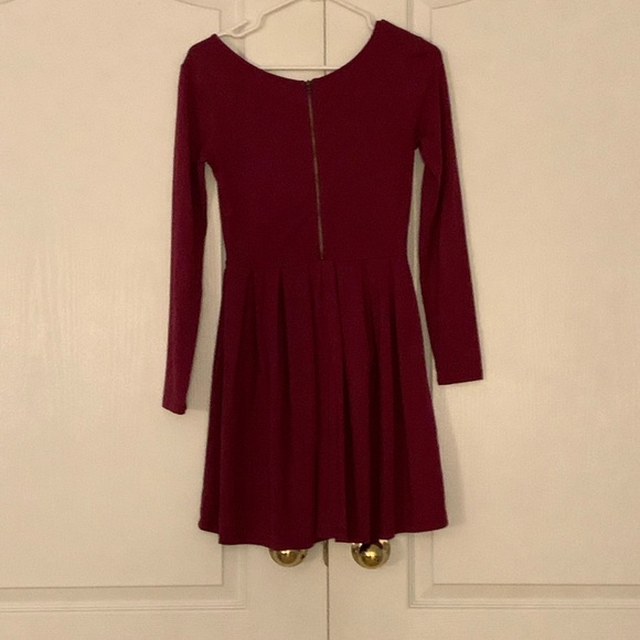 Long sleeve circle dress - Picture 2 of 5